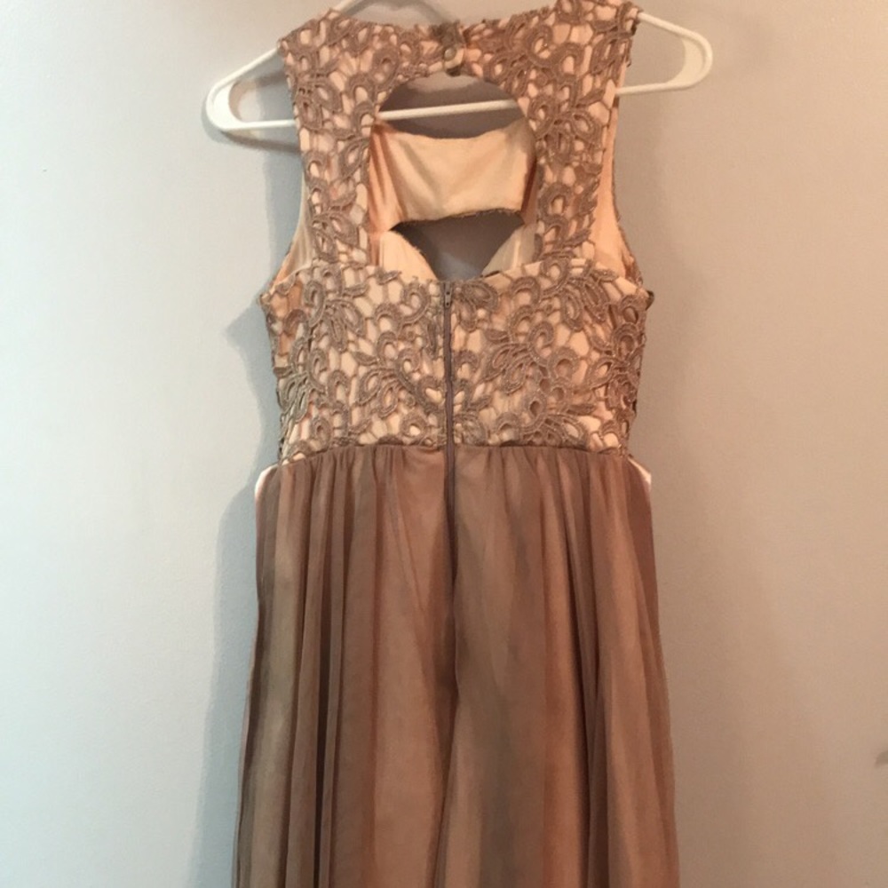 Dress - Picture 4 of 4